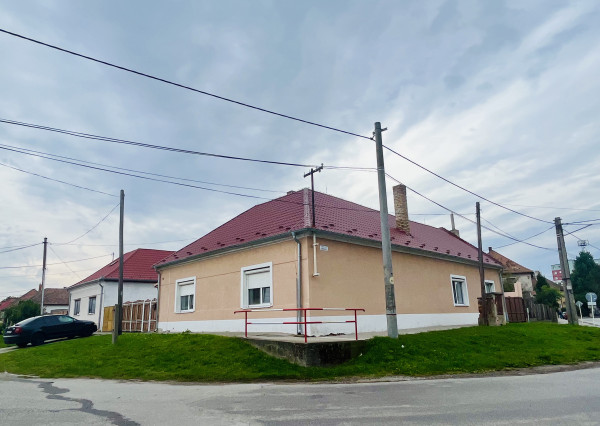 ZNÍŽENÁ CENA!!! Apartmánový dom na predaj vo Veľkom Mederi
