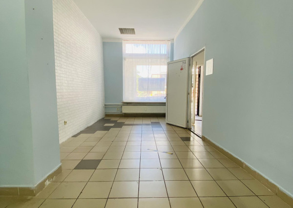 Na prenájom obchodný priestor 30 m2 v centre mesta Dunajská Streda
