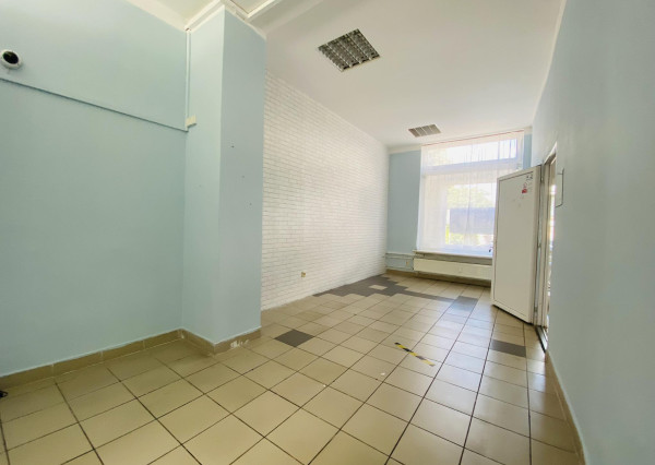 0918197701-Na prenájom obchodný priestor 30 m2 v centre mesta Dunajská Streda