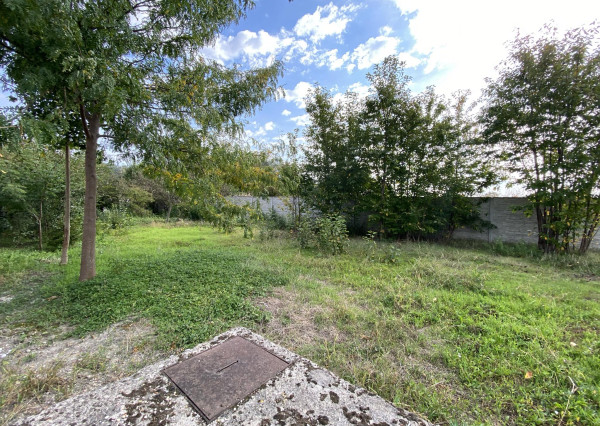 0918197701- Na predaj stavebný pozemok na stavbu RD v Gabčíkove / 95 000,- EUR