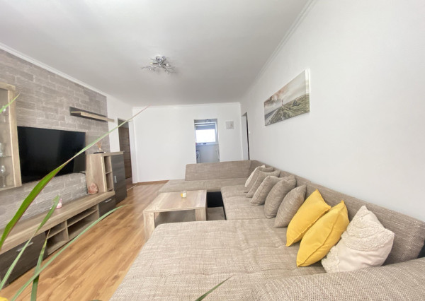 0918197701- Výrazná zľava NA PREDAJ  kompletne  zariadený 3 izbový byt s výťahom  po rekonštrukcii  na Nám. SNP v Dunajskej Strede 135 000,-€