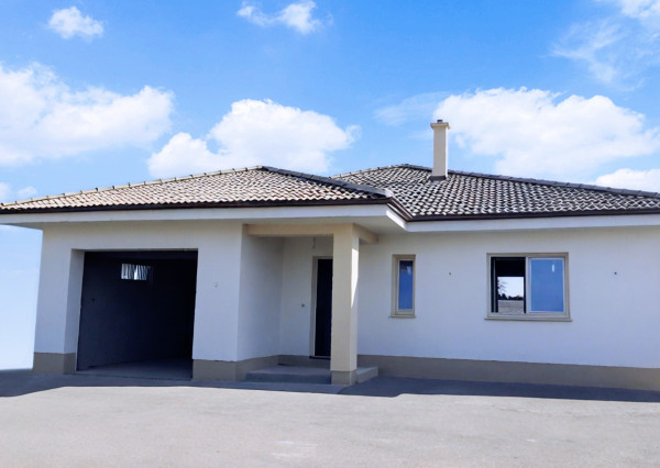 Len u nás! 4-izbový rodinný dom s garážou  Michal na Ostrove