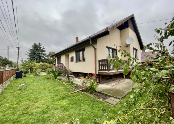 A-W REAL | RODINNÝ DOM NA PREDAJ V OBCI OKOČ