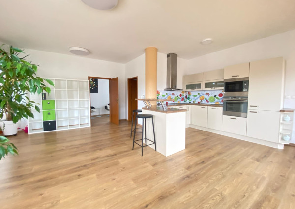 0918197701   Na predaj  elegantný 3 izbový byt priamo v centre Dunajskej Stredy 164 000,-€ / Preferujeme hotovosť