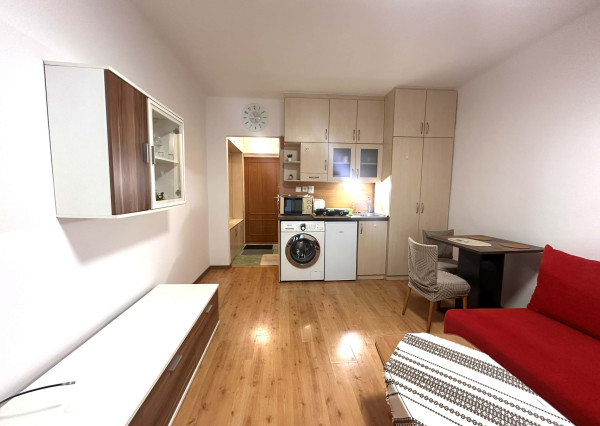 Na prenájom garsónka s balkónom aj s výťahom   v centre mesta DS