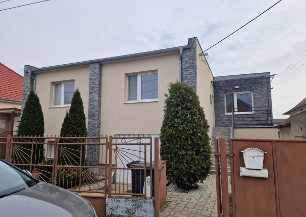 Na prenájom zariadený 3- izbový rodinný dom