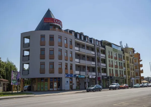 Na prenájom  elegantný 3 izbový byt priamo v centre Dunajskej Stredy v budove DUNA PALÁC-možnosť prenájmu aj  krátkodobo