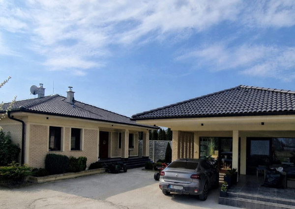 ☎️0917656551📞Výnimočný, luxusný, kompletne zariadený 4-i rodinný dom, krásnym veľkorysým pozemkom + vedľajšia budova: letná kuchyňa s krytou terasou v obci Vydrany