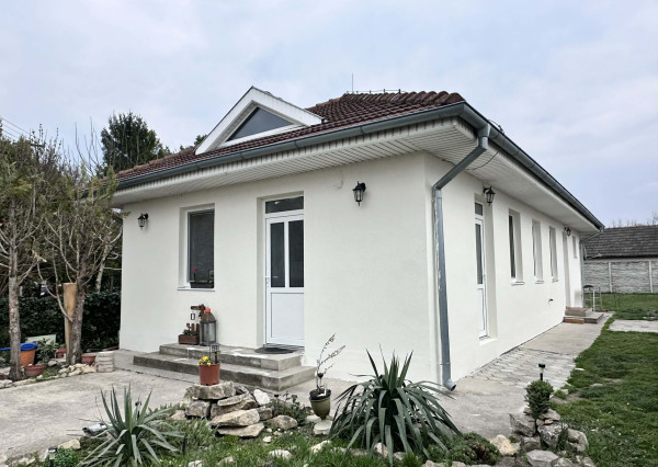 ☎️0917656551 📞Pekný, komfortný 3-izbový rodinný dom na predaj v obci OHRADY pri Dunajskej Strede