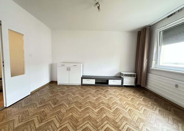 ☎️  0918/197 701  Na prenájom 1 izbový byt s balkónom a pivnicou v meste Dunajská Streda, časť Nová Ves - 36 m2