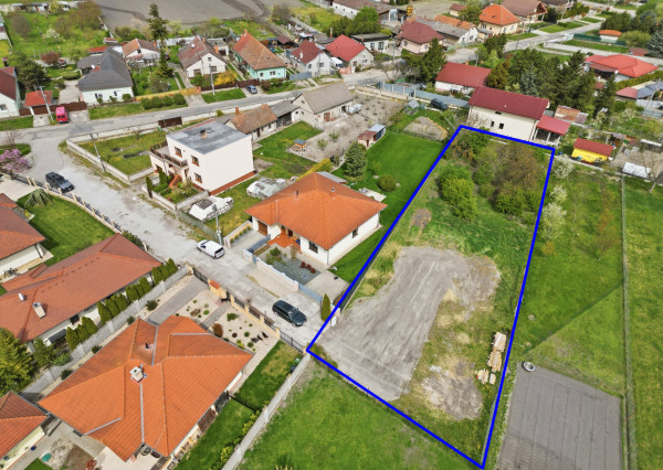 0911 234 656 Na predaj stavebný pozemok v obci Horná Potôň