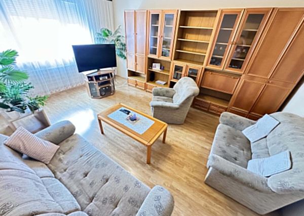 ☎️0918197701 Na predaj kompletne zariadený 3 izbový byt s klimatizáciou aj s balkónom v Dunajskej Strede