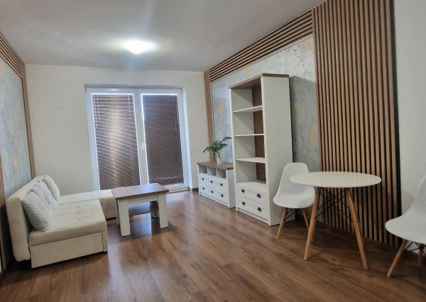 2-IZBOVÝ BYT S VEĽKÝM BALKÓNOM NA PREDAJ