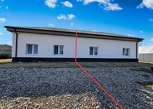 Bývajte ako v dome za cenu bytu! 2i byt s 7-árovým pozemkom v Zemianskej Olči