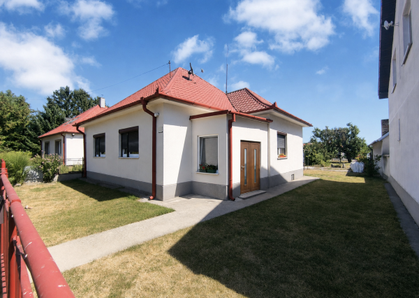 3-IZBOVÝ RODINNÝ DOM V OBCI KVETOSLAVOV